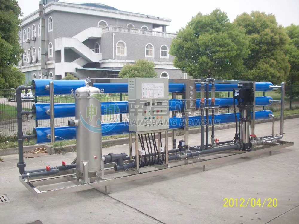 18.0噸一級(jí)反滲透主機(jī)