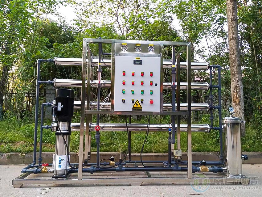 2.0噸一級反滲透主機(jī)3
